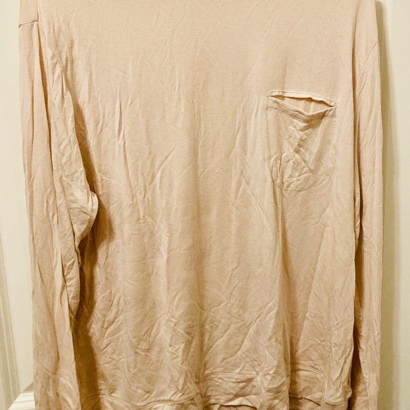 LOTUS BOSS SHINE- Like new shorts and bling sleeve shirt pajama set.Size L - Picture 2 of 2